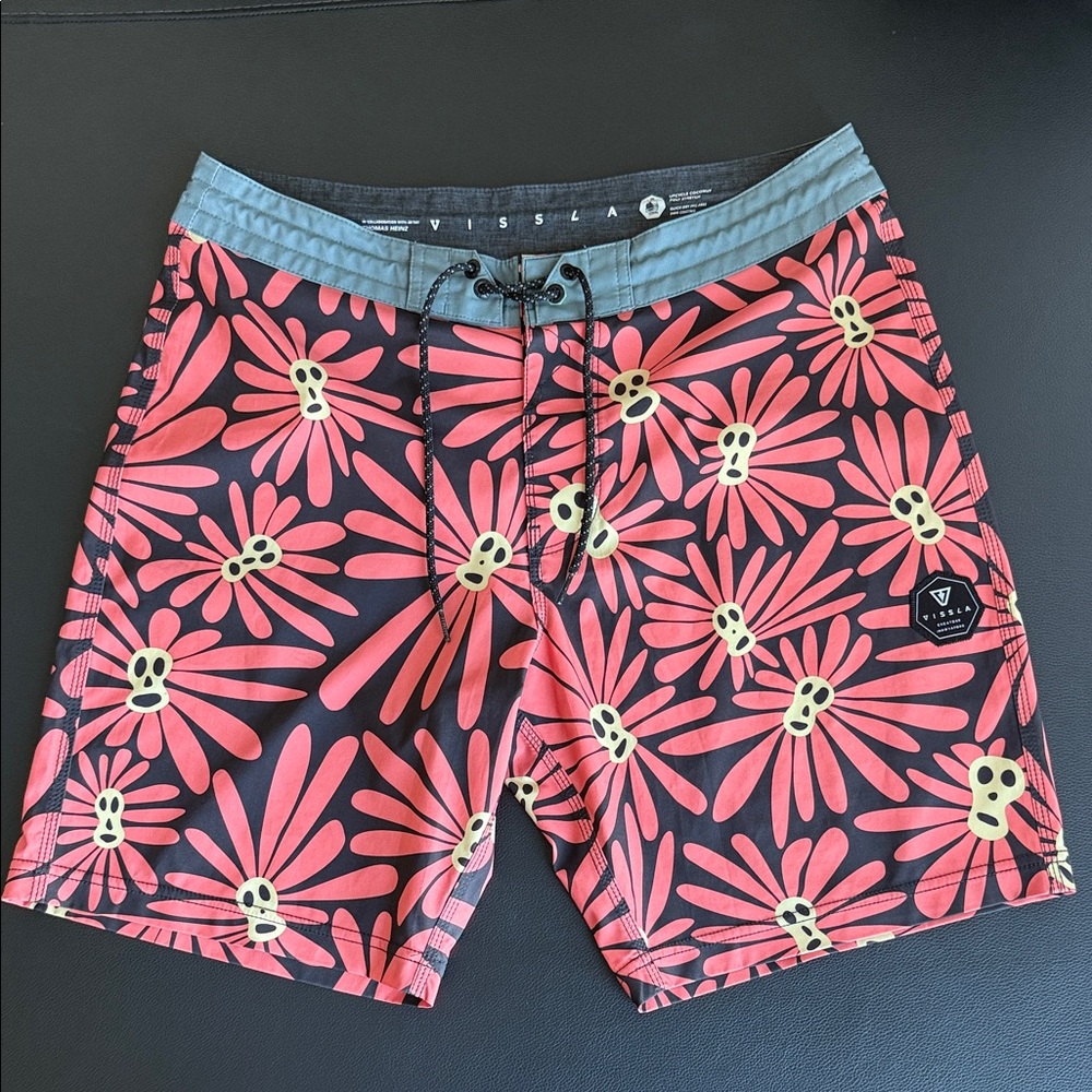 VISSLA Thomas Heinz Skeleton Floral 32 Board Shorts